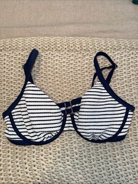 Shade and shore bikini top